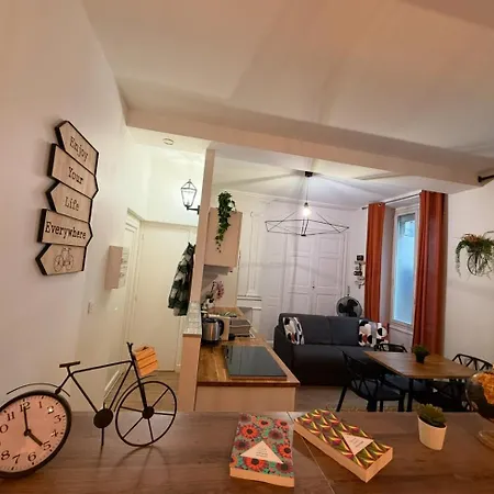 Les Du Centre Historique De Valence (Drome)